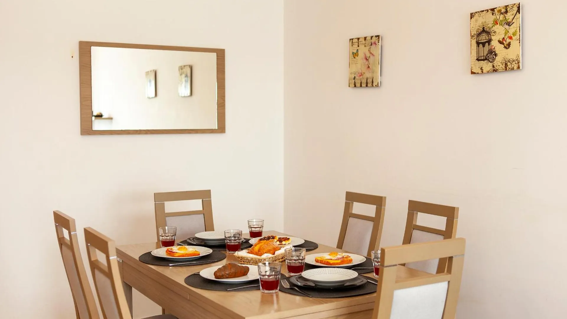 A05 - Luxury 1 Bed Fully Equipped With Pool Apartment Lagos